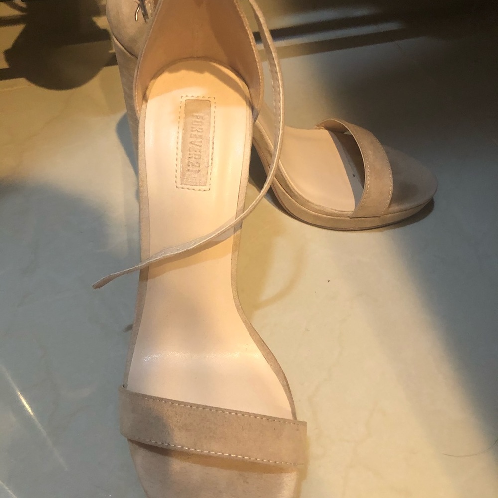 Shoes - Picture 2 of 3